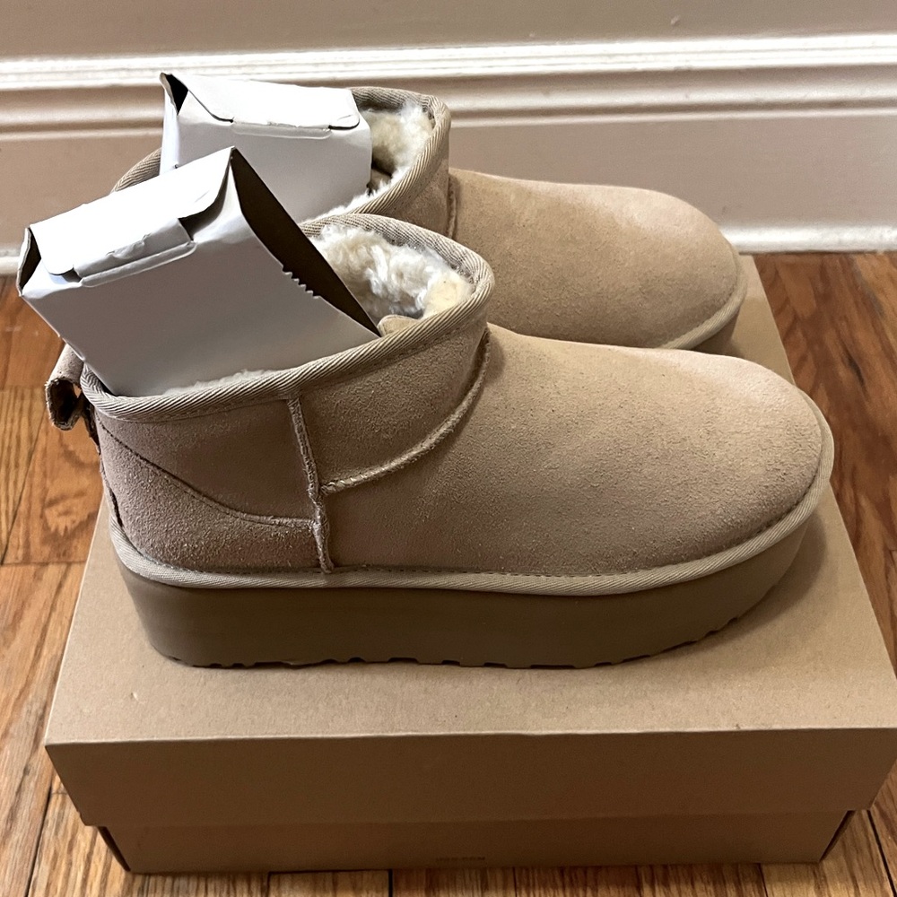 NEW-UGG classic ultra mini platforms